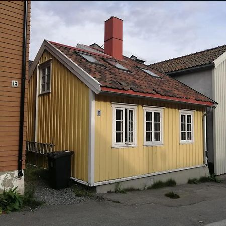 Sjarmerende Historisk Leilighet Midt I Tromsø Buitenkant foto